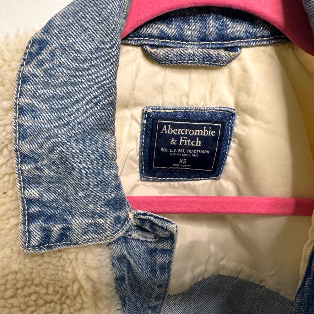 Abercrombie & Fitch Blue and Cream Jean Jacket - Picture 4 of 5